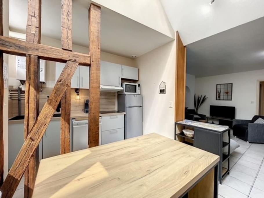 Appartement Au Coeur De Troyes Exterior photo
